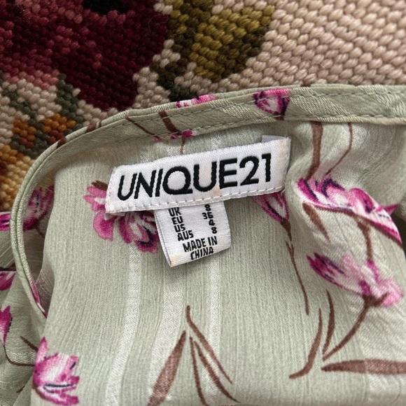Unique 21 light green and floral print wrap dress with v-neck Size Small / 4 - Picture 4 of 7